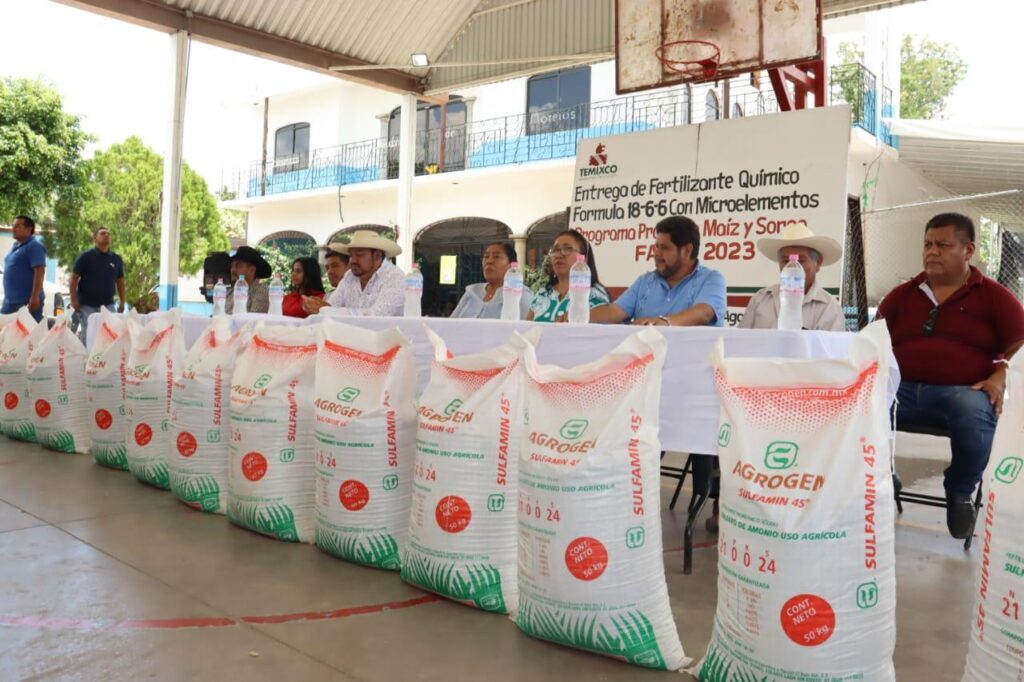 Autoridades de Temixco entregan fertilizante del programa producto maíz y sorgo 3 IMG 20230802 WA0073