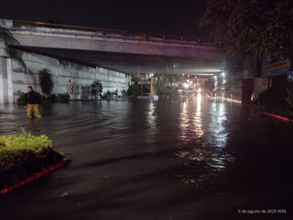 Tras la lluvia en Temixco: Bomberos y ERUM despliegan respuesta rápida a reportes de inundaciones 1 IMG 20230806 WA0004