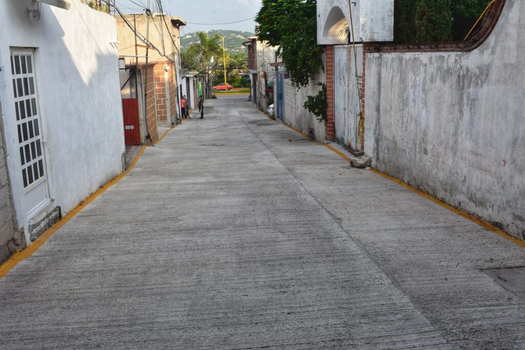 Inaugura Agustín Alonso pavimentación en privada Bugambilia en Paracas 3 IMG 20230824 WA0061