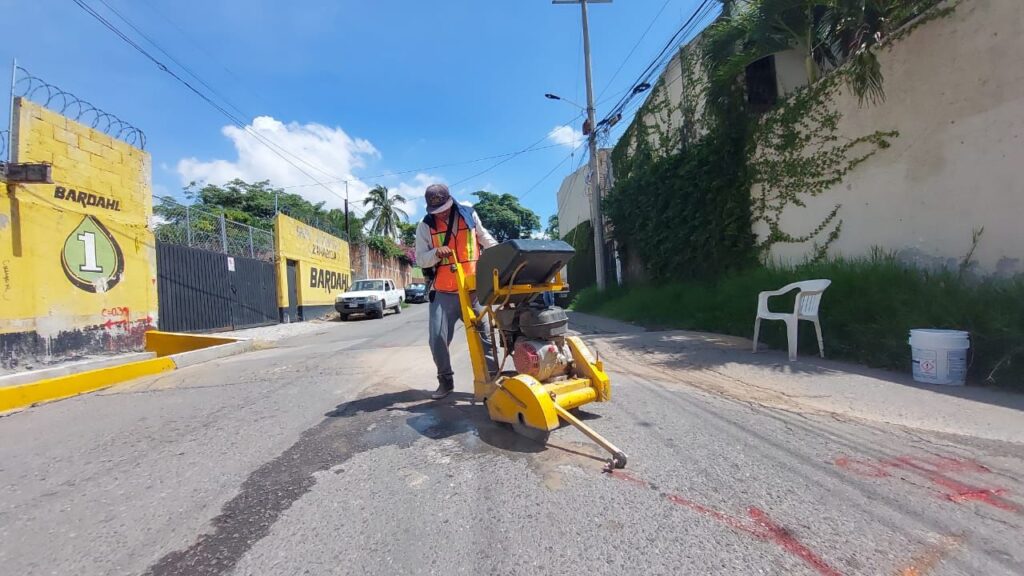 Supervisa alcalde Rafael Reyes obra destinada a prevenir inundaciones en la colonia Centro 3 IMG 20230905 WA0034
