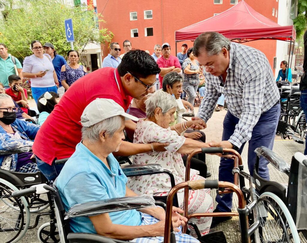 Gobierno de Jiutepec entrega 100 sillas de ruedas a personas en situación vulnerable 5 IMG 20230911 WA0161