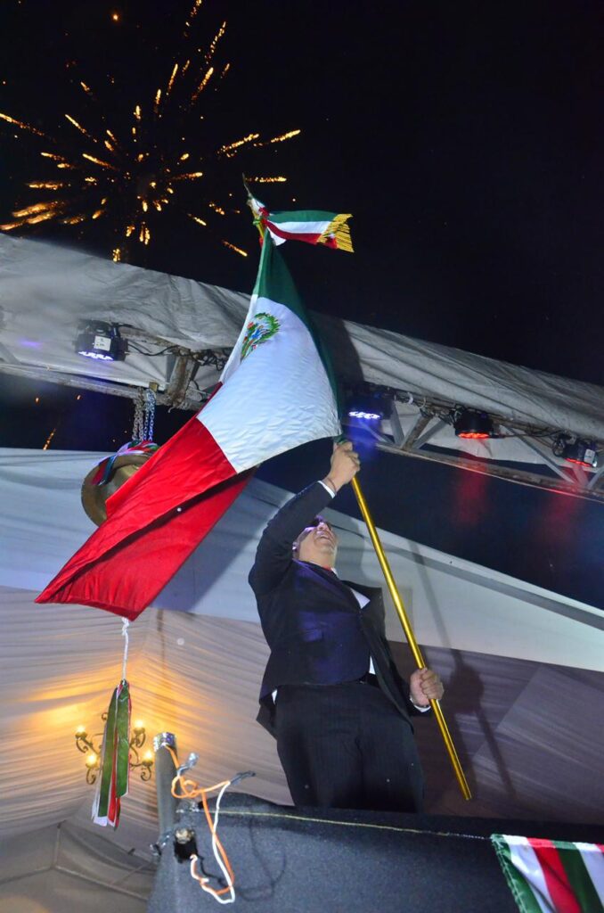 Con un zócalo abarrotado Juan Ángel Flores Bustamante encabezó la ceremonia del grito de independencia en Jojutla 5 IMG 20230916 WA0018