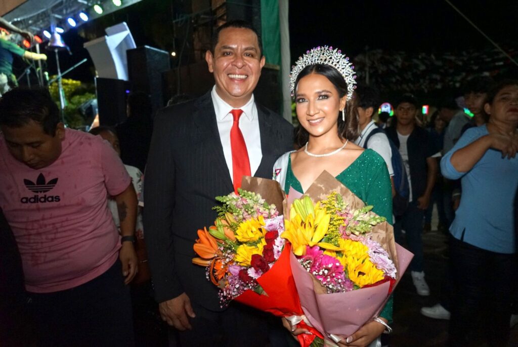 Con un zócalo abarrotado Juan Ángel Flores Bustamante encabezó la ceremonia del grito de independencia en Jojutla 1 IMG 20230916 WA0023