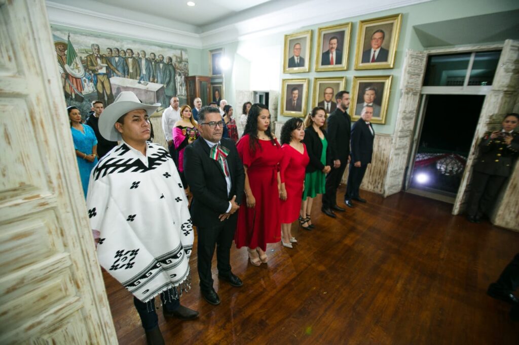 Acompañan cuernavaquenses a José Luis Urióstegui y Cabildo en ceremonia del grito de independencia 3 IMG 20230916 WA0031
