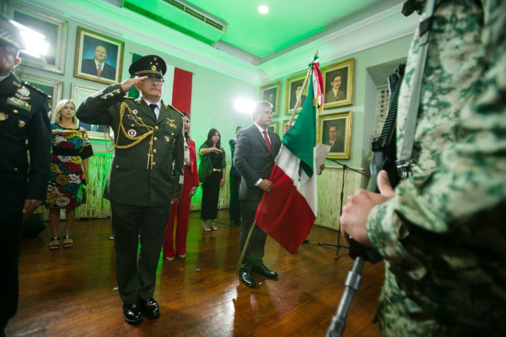 Acompañan cuernavaquenses a José Luis Urióstegui y Cabildo en ceremonia del grito de independencia 2 IMG 20230916 WA0032