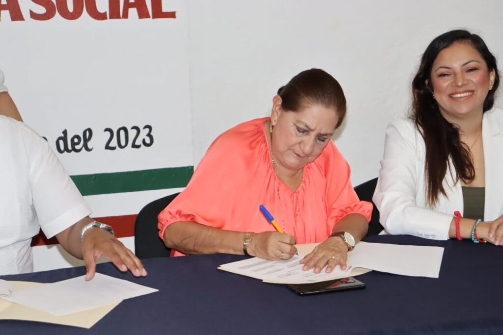 Firman convenio de colaboración y coordinación Ayuntamiento de Temixco y la Asociación Civil "Creativeria Social" 5 IMG 20230925 WA0089