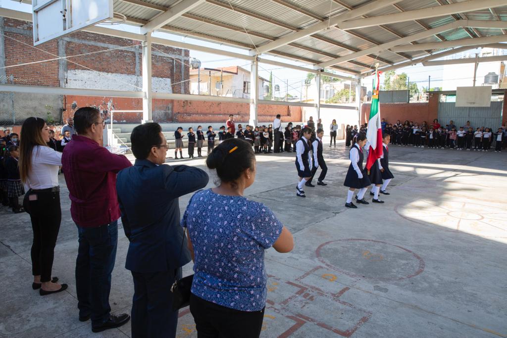 Recorre Víctor Mercado escuela primaria de Cuernavaca para escuchar a maestros, padres de familia y alumnos 1 IMG 20230925 WA0100
