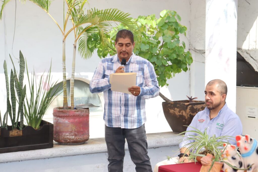 Cumple Temixco con entrega de apoyos a ceramistas 2 IMG 20230929 WA0111