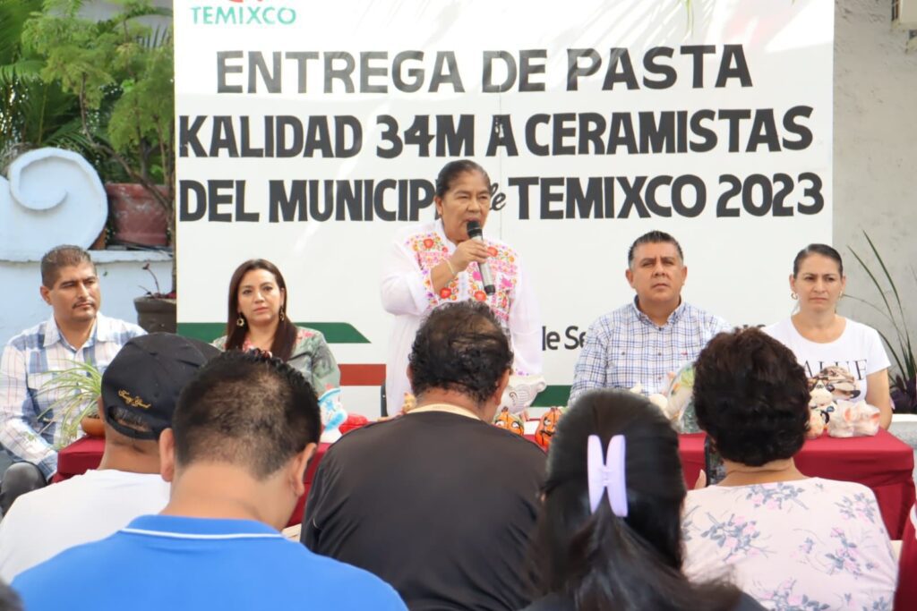 Cumple Temixco con entrega de apoyos a ceramistas 3 IMG 20230929 WA0114