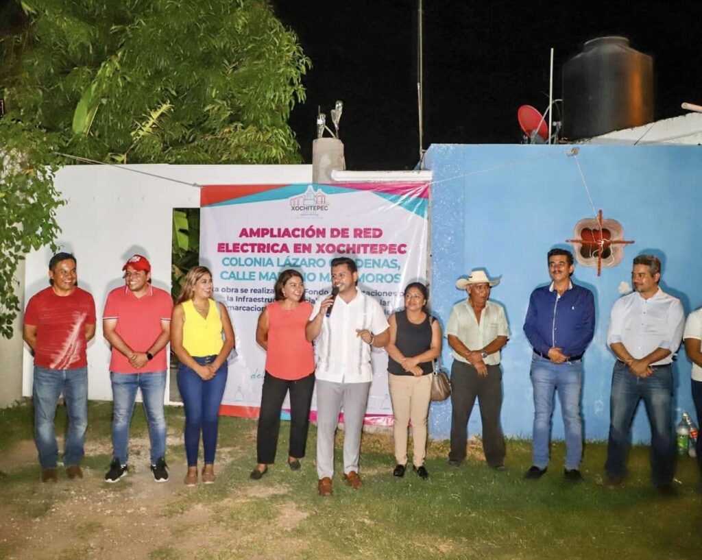 Encabeza “Chalo” Flores inicios de ampliaciones de redes eléctricas en Alpuyeca, Atlacholoaya y en la Lázaro Cárdenas 1 f293087a 3a4f 4208 a2f6 2146e738fb4e