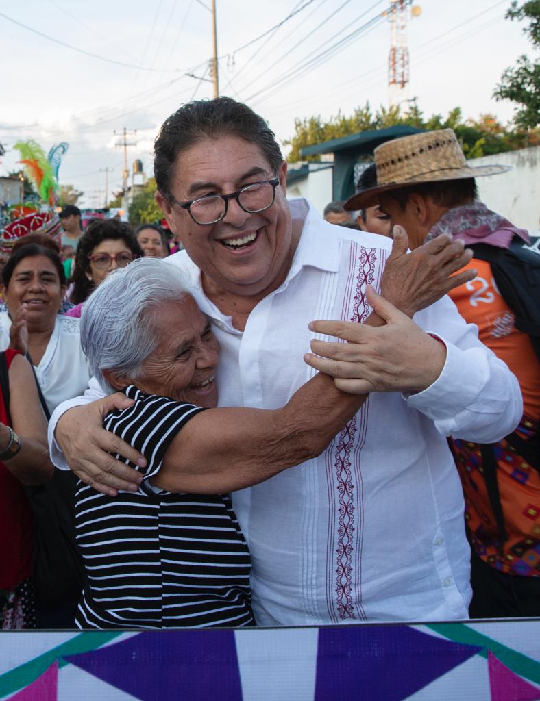 Festeja Víctor Mercado en Jonacatepec al adulto mayor con carnaval y reconocimientos 2 IMG 20231008 WA0018