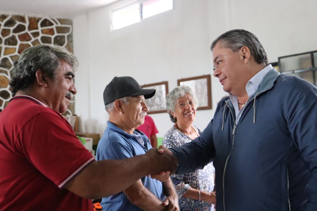 Alcalde Rafael Reyes entrega paquetes de Herramientas a comisariados ejidales 2 IMG 20231009 WA0065