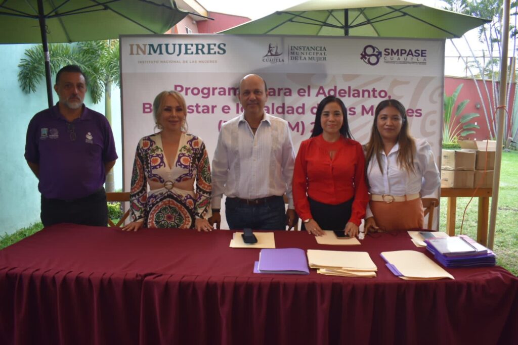 55 mujeres cuautlenses certifican su primaria y secundaria con fondo gestionado por IMM 3 IMG 20231012 WA0065