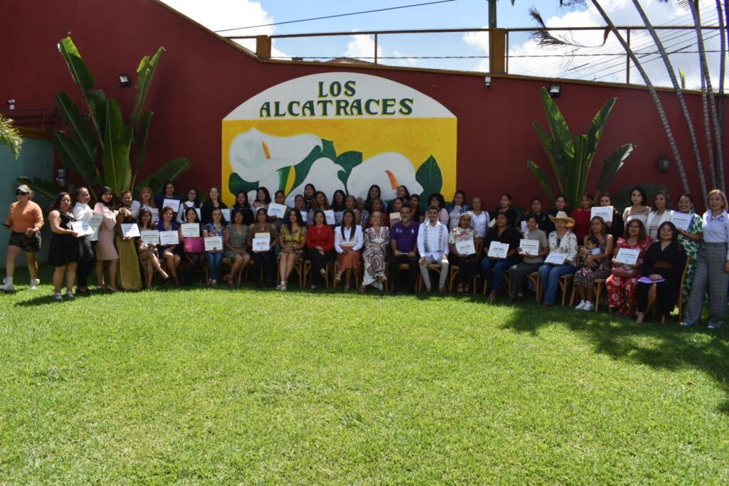55 mujeres cuautlenses certifican su primaria y secundaria con fondo gestionado por IMM 4 IMG 20231012 WA0067
