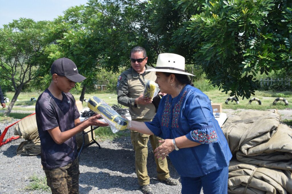 Entrega alcaldesa de Temixco Juanita Ocampo material a la "Patrulla juvenil" 6 IMG 20231016 WA0056