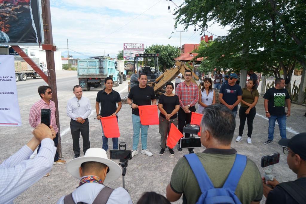 Juan Ángel Flores Bustamante dio arranque a la obra de la ciclopista en Tequesquitengo 6 IMG 20231016 WA0069