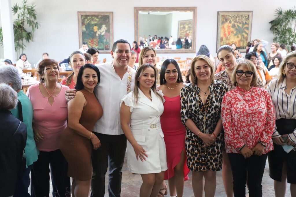 Ratifican empresarios y empresarias respaldo a Juan Ángel Flores Bustamante 1 IMG 20231020 WA0111