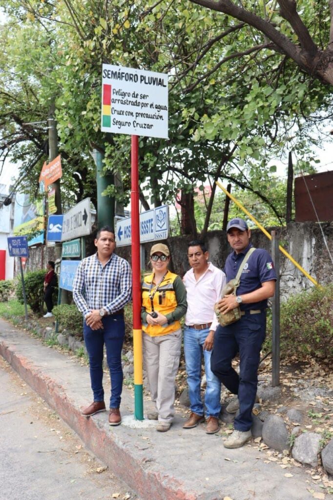 Atiende Protección Civil de Temixco caída de árbol la altura del puente del Pollo 4 IMG 20231025 WA0112