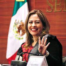 La fragilidad de Lucy Meza 1 LM