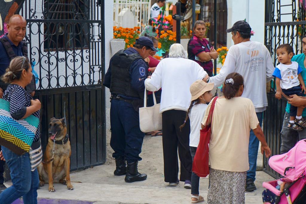 Gran afluencia de visitantes en panteones de Jojutla 15 IMG 20231102 WA0039