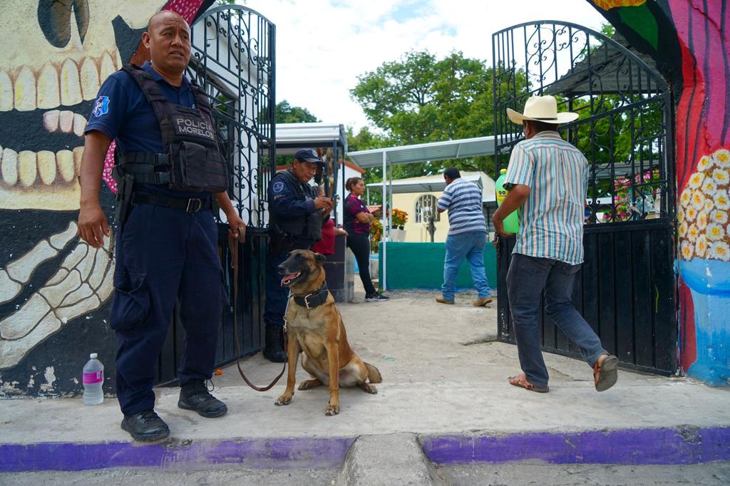 Gran afluencia de visitantes en panteones de Jojutla 16 IMG 20231102 WA0040