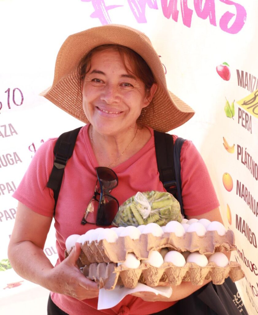 Facilita diputada Andy Gordillo acceso a alimentos saludables y de primera necesidad a bajo costo 2 IMG 20231110 WA0255
