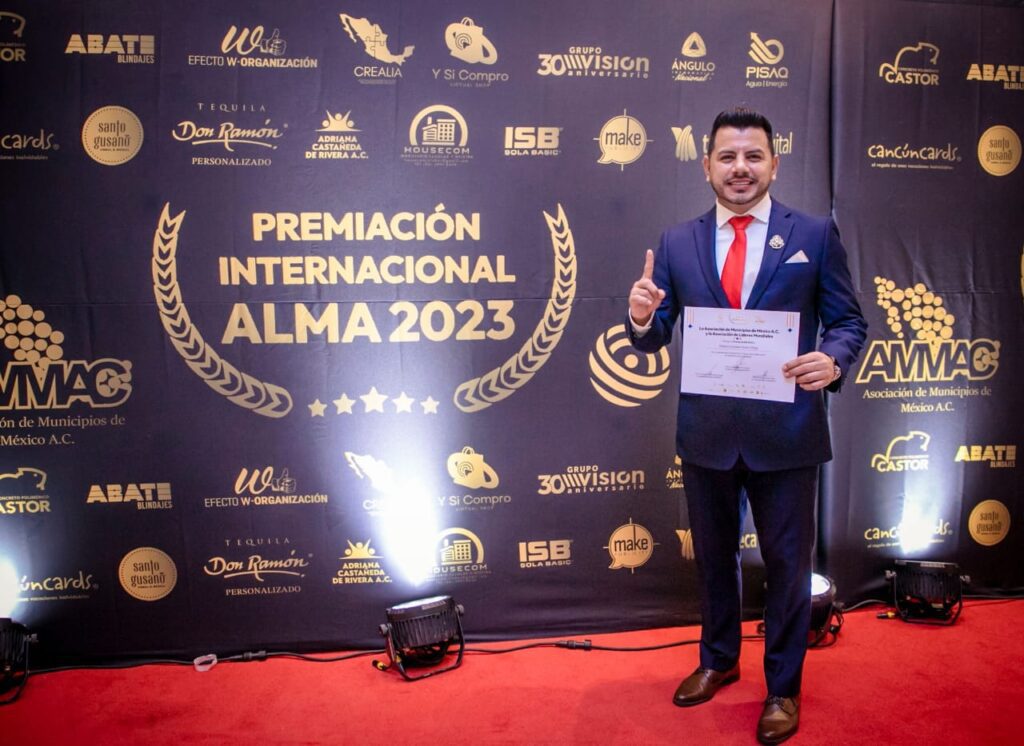 Recibe Chalo Flores el Premio Internacional Alma 2023 1 IMG 20231110 WA0300
