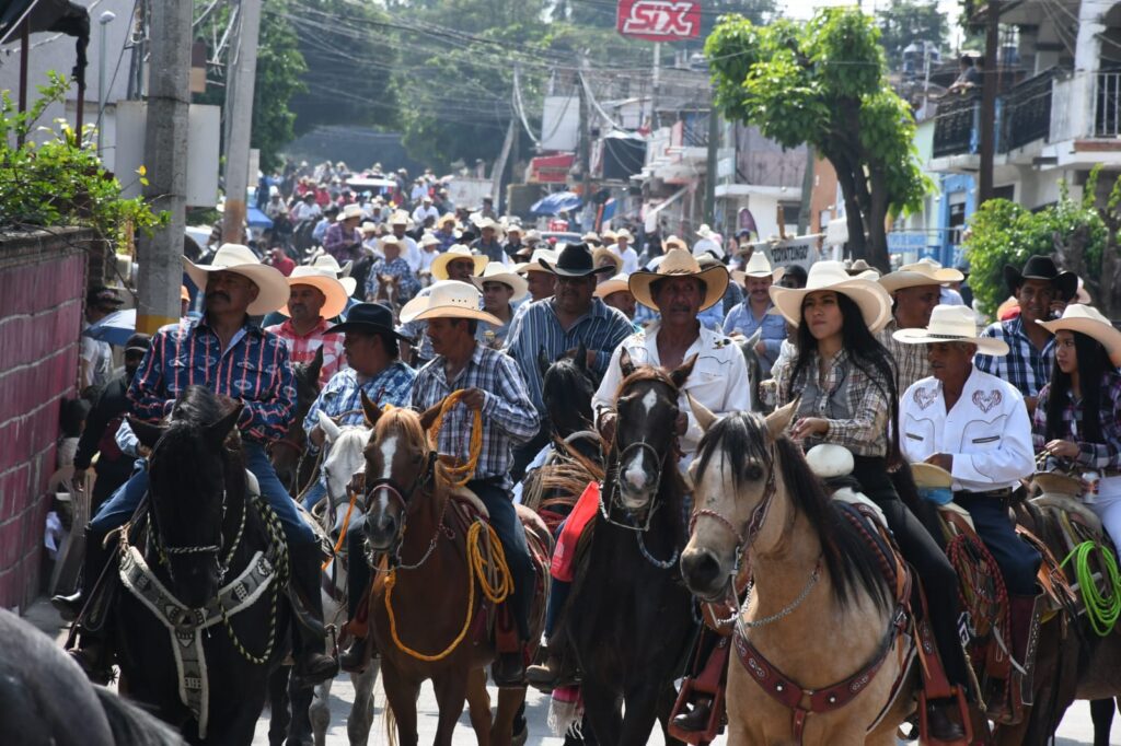 Reúne Agustín Alonso a miles de familias en la Cabalgata por la Amistad 3 IMG 20231111 WA0101