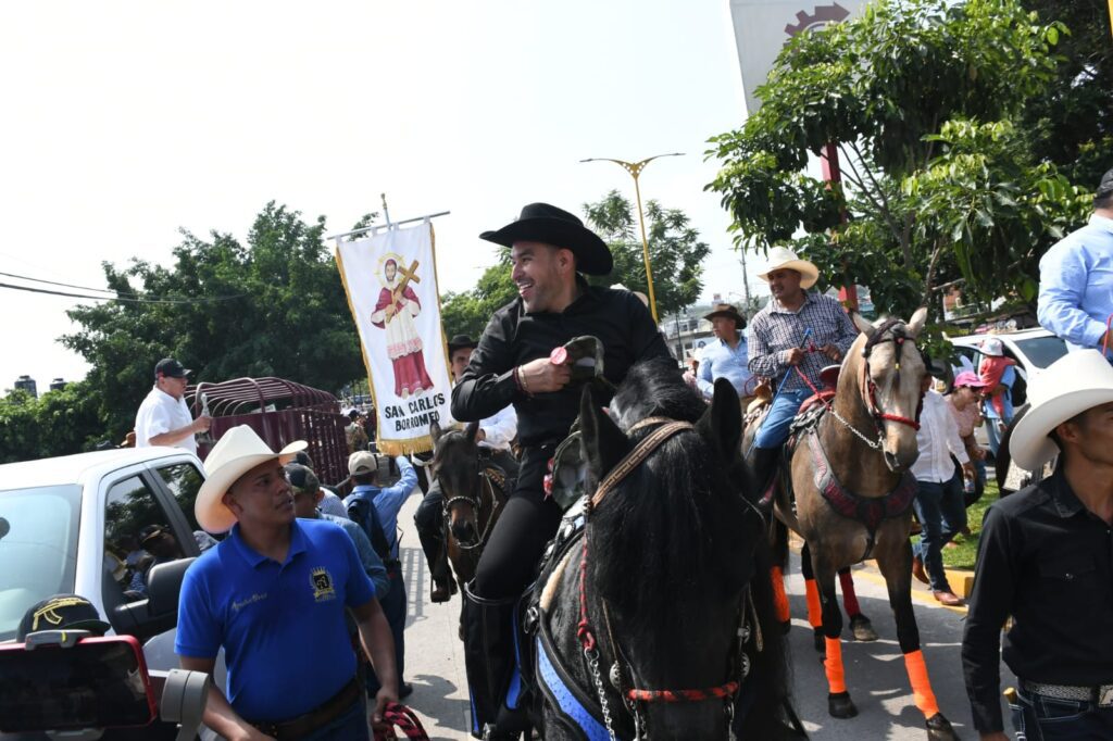 Reúne Agustín Alonso a miles de familias en la Cabalgata por la Amistad 2 IMG 20231111 WA0102