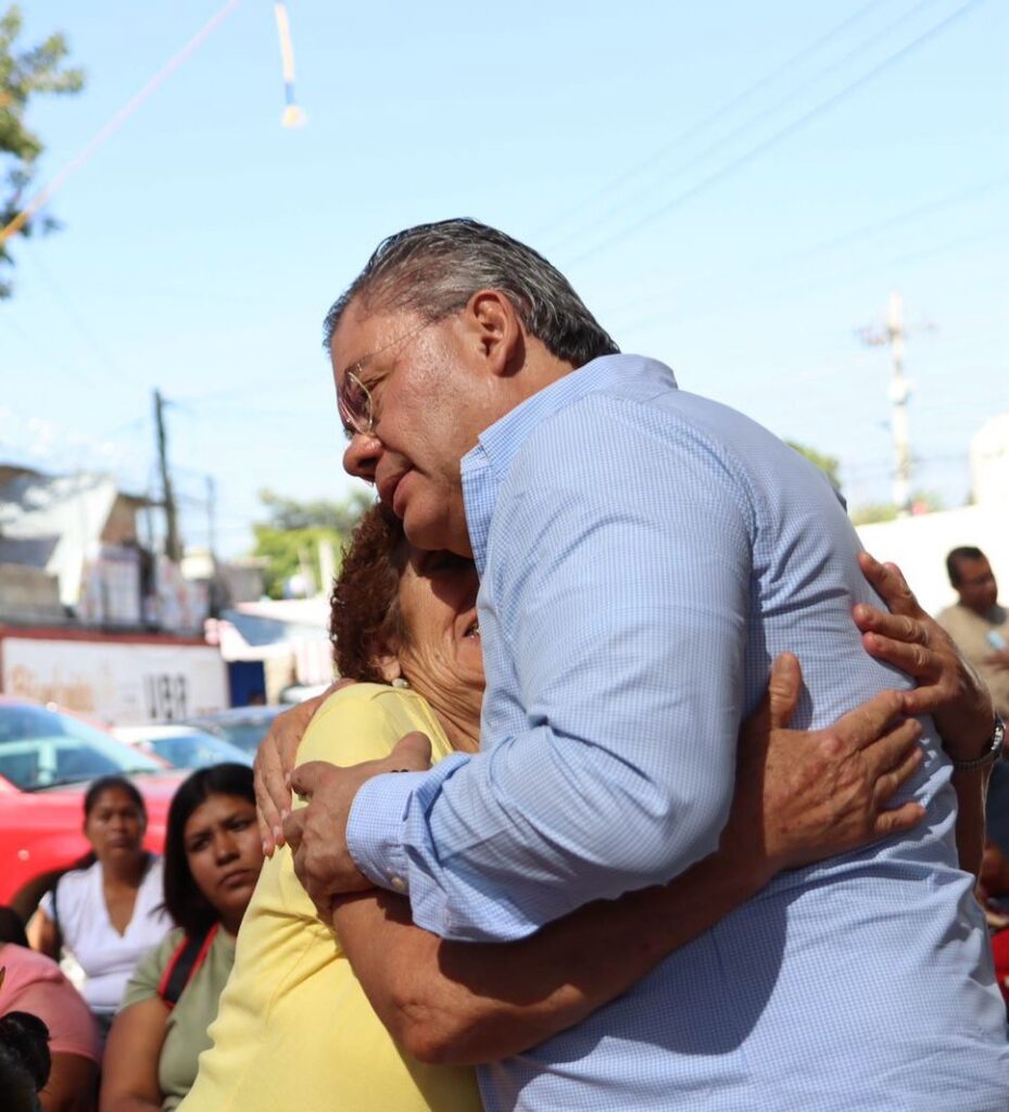Alcalde Rafael Reyes entrega dotaciones alimentarias a población vulnerable 2 IMG 20231117 WA0258