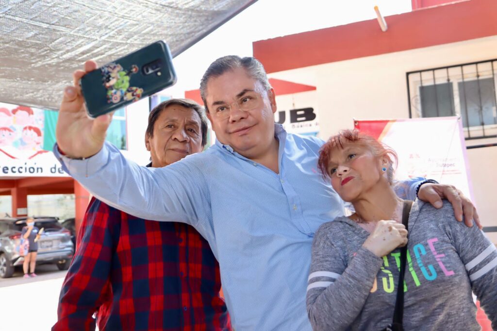 Alcalde Rafael Reyes entrega dotaciones alimentarias a población vulnerable 1 IMG 20231117 WA0260