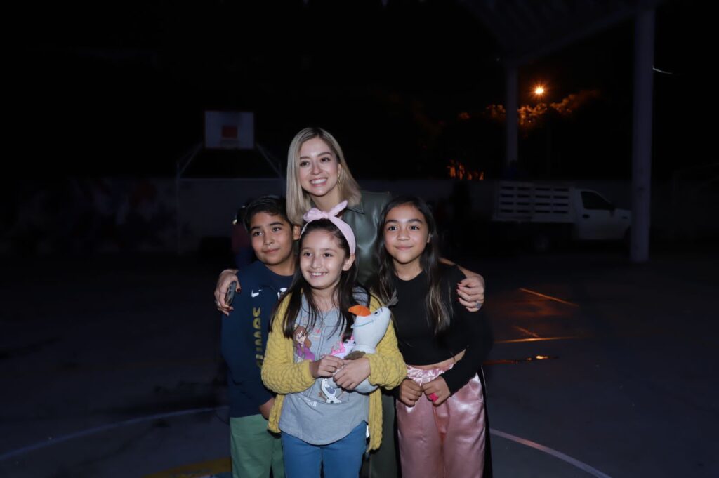 Lleva Andrea Gordillo "Cine tu colonia" gratis a habitantes de Cuernavaca 2 IMG 20231205 WA0054