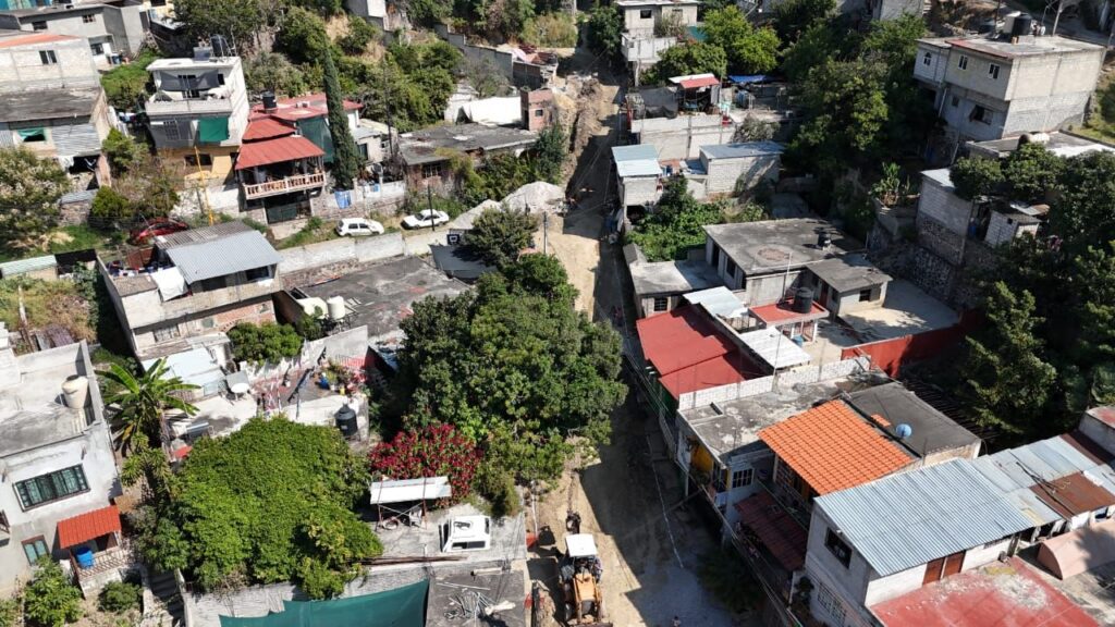 Alcalde Rafael Reyes supervisa obras en las colonias Cerro de la Corona y Jardín Juárez 2 IMG 20231208 WA0372