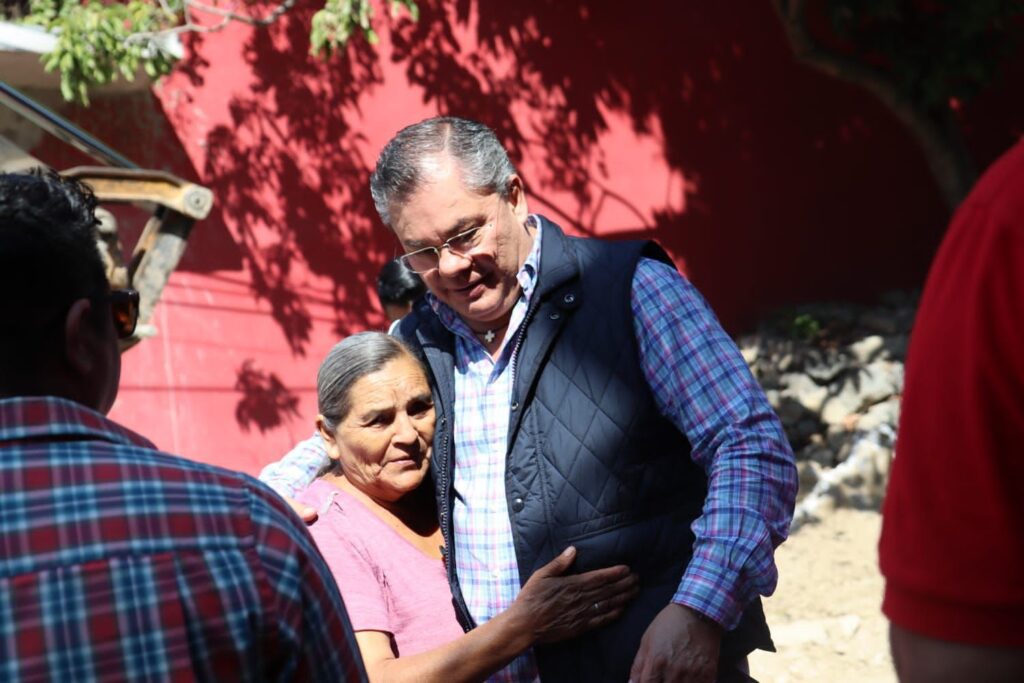 Alcalde Rafael Reyes supervisa obras en las colonias Cerro de la Corona y Jardín Juárez 1 IMG 20231208 WA0373