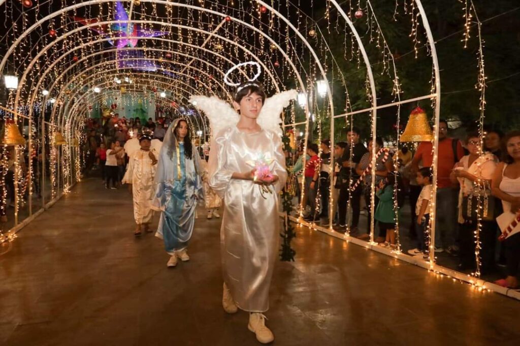Disfrutan cientos de familias xochitepequenses con primera posada navideña 3 IMG 20231217 WA0076