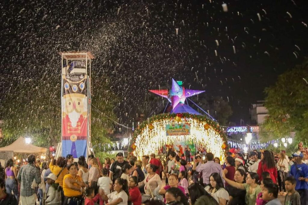 Disfrutan cientos de familias xochitepequenses con primera posada navideña 2 IMG 20231217 WA0077