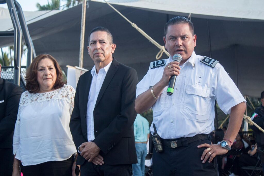 Patrullas Rosas y ambulancia refuerzan la seguridad en Temixco 6 1000106573