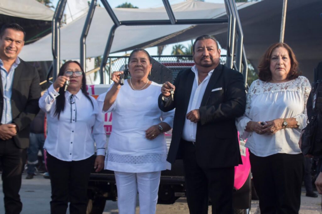 Patrullas Rosas y ambulancia refuerzan la seguridad en Temixco 7 1000106574