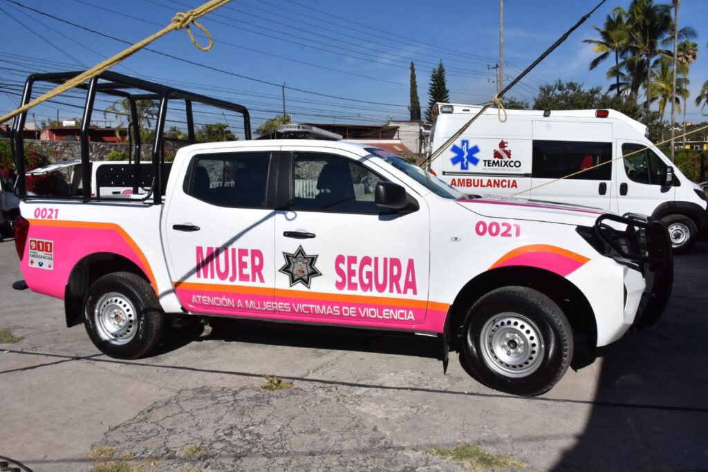Patrullas Rosas y ambulancia refuerzan la seguridad en Temixco 3 1000106578