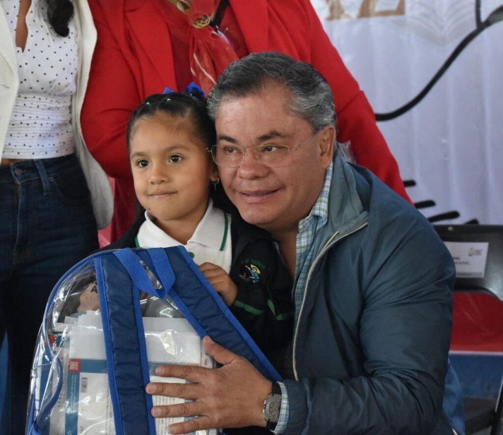 Gobierno de Jiutepec fomenta la lectura entre niñas, niños y jóvenes con el programa "Mochila viajera por la paz" 1 1000107458