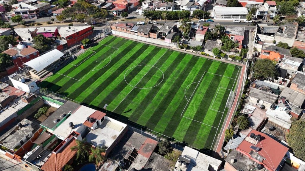 Alcalde Rafael Reyes entrega rehabilitación de la cancha de fútbol de la colonia Tlahuapan 1 1000108361