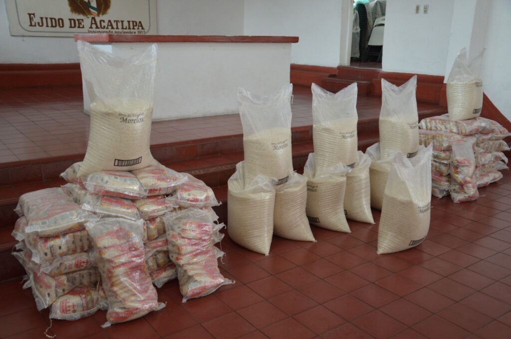 Integrantes de COMUNDERS donan ocho toneladas de arroz para el DIF Temixco 1 1000117351