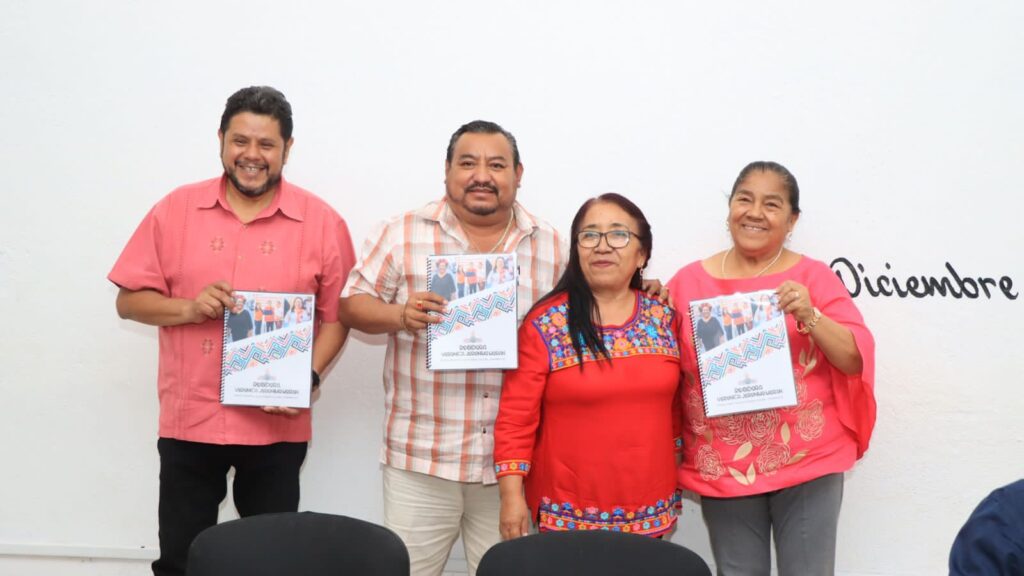 Recibe alcaldesa de Temixco Juanita Ocampo informe de regidoras y regidores durante sesión de cabildo 1 cal juan y duk