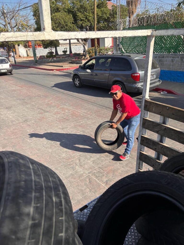 Mantienen autoridades jornada de descacharrización en Temixco 2 1000141975