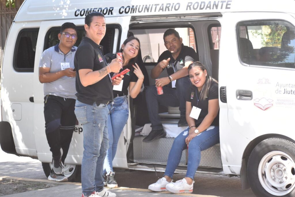 Alcalde Rafael Reyes encabeza octava jornada del programa "Comedor Comunitario Rodante" 2 1000143746