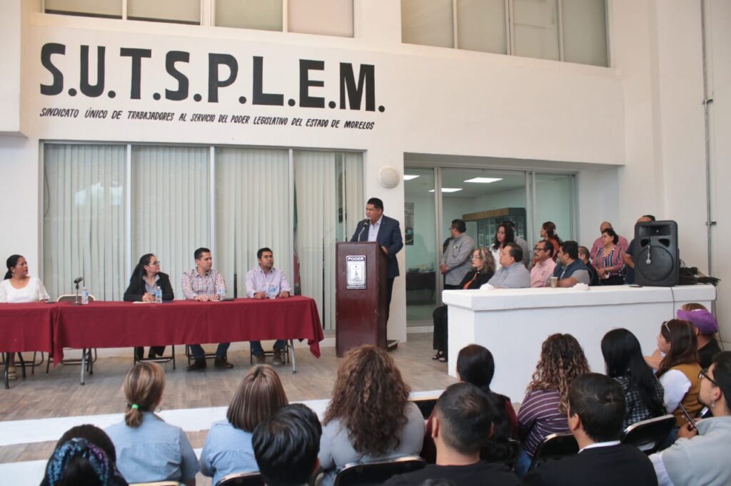Emotiva ceremonia en el Congreso de Morelos por el 73 Aniversario del SUTSPLEM 2 1000146415