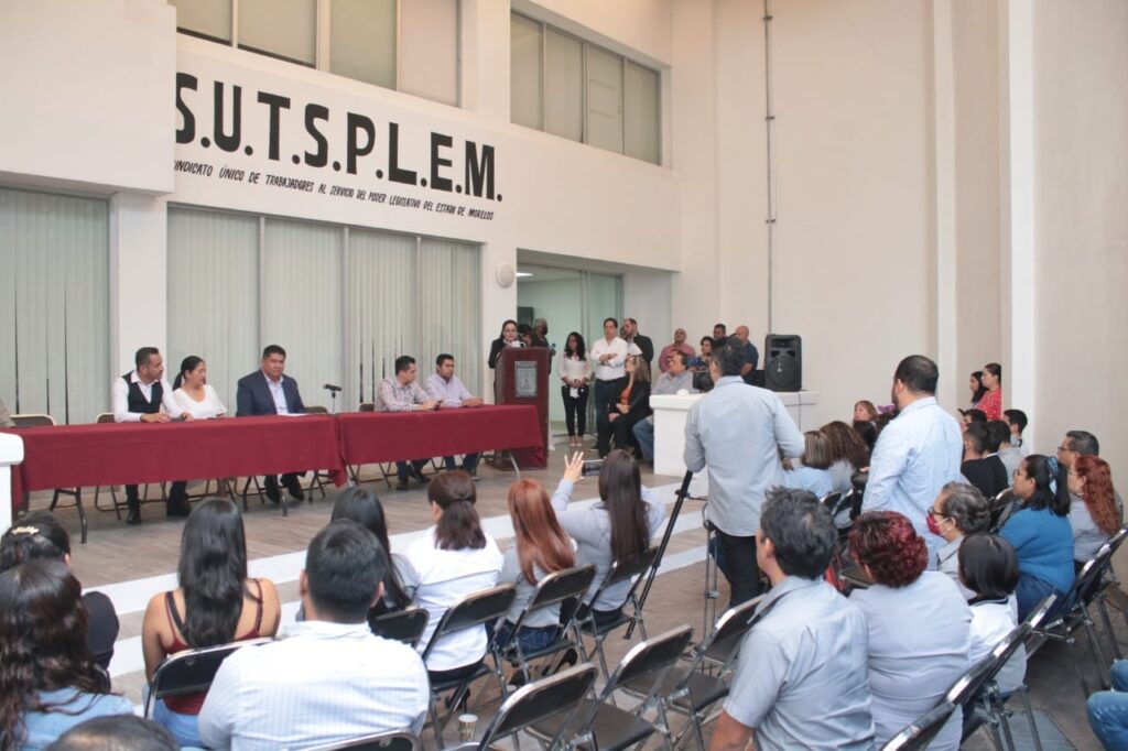 Emotiva ceremonia en el Congreso de Morelos por el 73 Aniversario del SUTSPLEM 5 1000146419