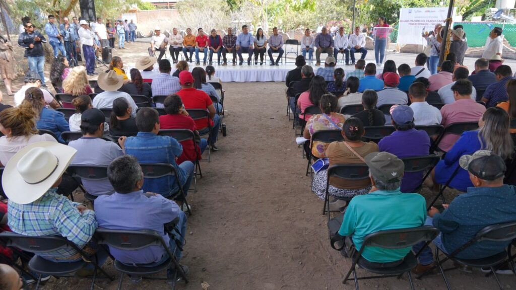 Diputada Veronica Anrubio encabeza arranque de la rehabilitación de la carretera Tenextepango-Salitre, municipio de Ayala 9 1000147952