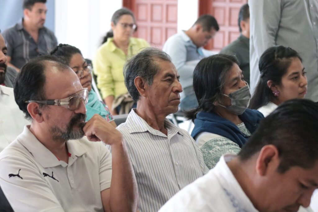 Encabeza diputada Macrina Vallejo ceremonia de graduación del curso "Derecho Indígena" 5 1000156469