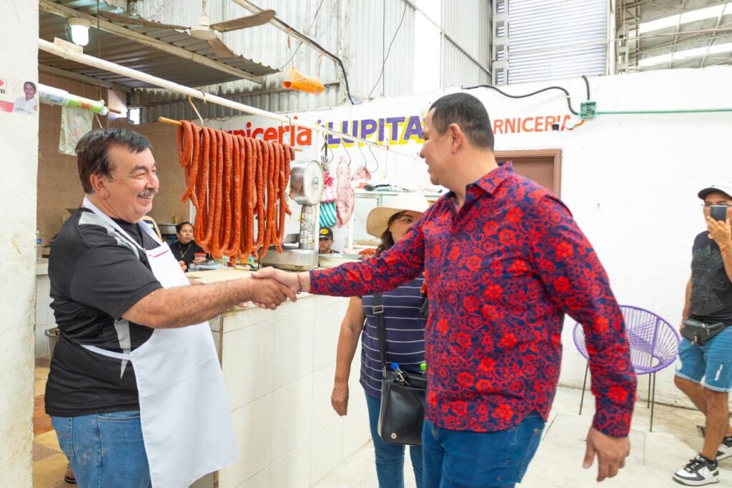 Juan Ángel Flores Bustamante y comerciantes de Tehuixtla inaguraron obra de remodelación del mercado 5 1000165983